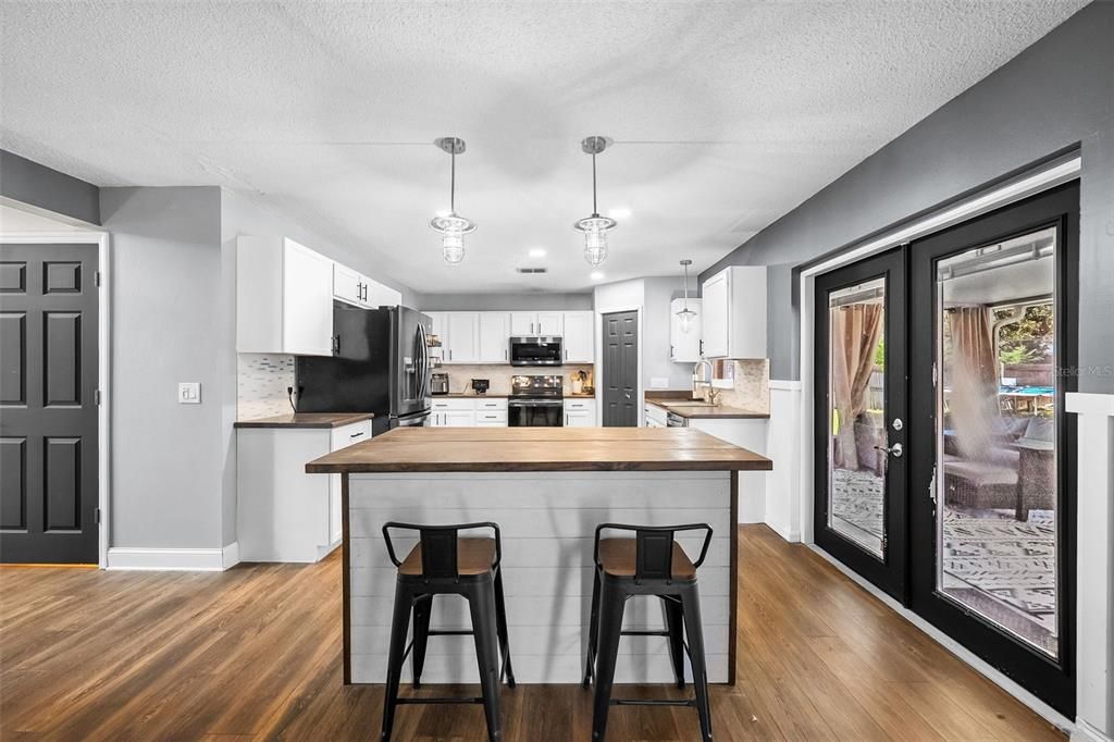 For Sale: $392,000 (4 beds, 2 baths, 2380 Square Feet)