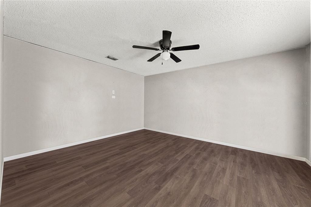 For Sale: $392,000 (4 beds, 2 baths, 2380 Square Feet)
