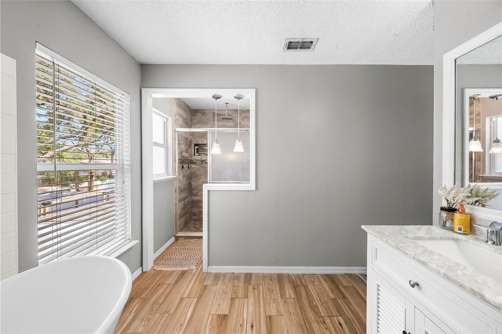 For Sale: $392,000 (4 beds, 2 baths, 2380 Square Feet)