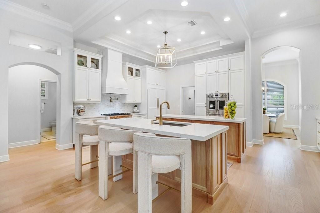 En Venta: $1,299,900 (4 camas, 3 baños, 3585 Pies cuadrados)