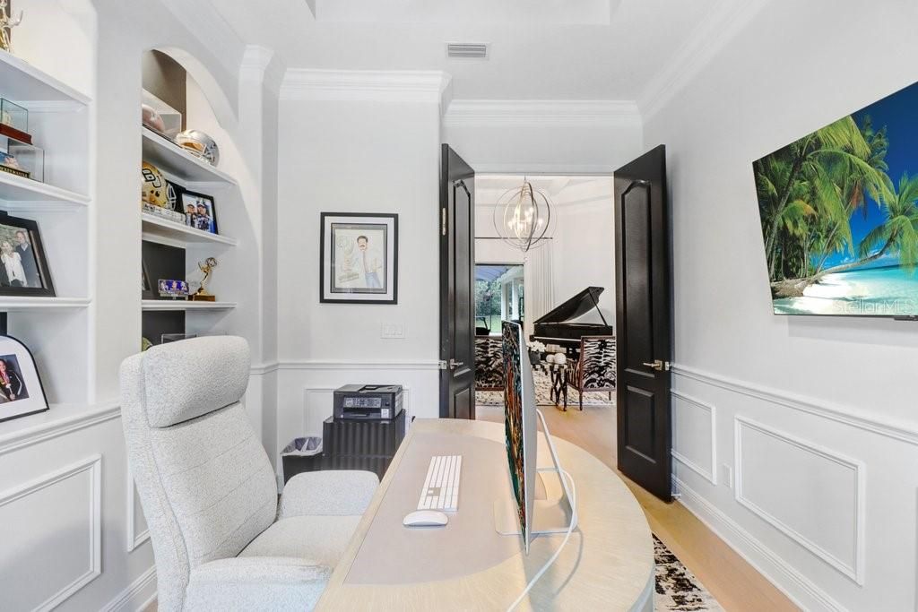 En Venta: $1,299,900 (4 camas, 3 baños, 3585 Pies cuadrados)