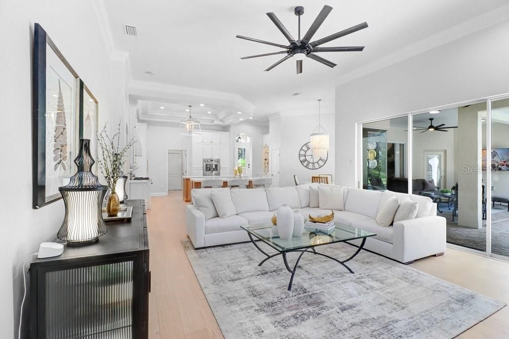 En Venta: $1,299,900 (4 camas, 3 baños, 3585 Pies cuadrados)