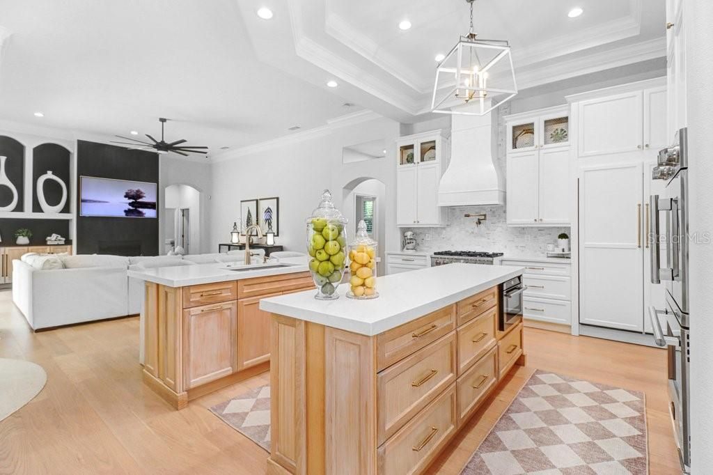 En Venta: $1,299,900 (4 camas, 3 baños, 3585 Pies cuadrados)