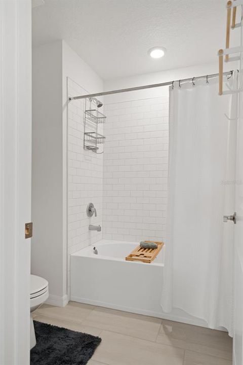 En Venta: $469,900 (5 camas, 2 baños, 2389 Pies cuadrados)