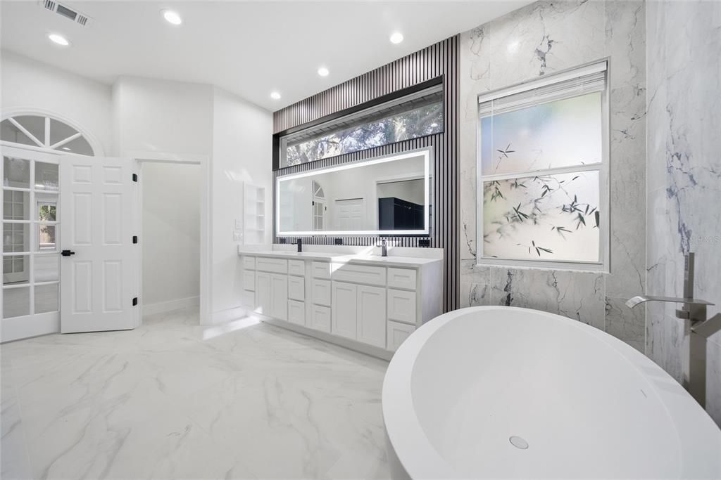En Venta: $1,599,000 (6 camas, 4 baños, 3225 Pies cuadrados)