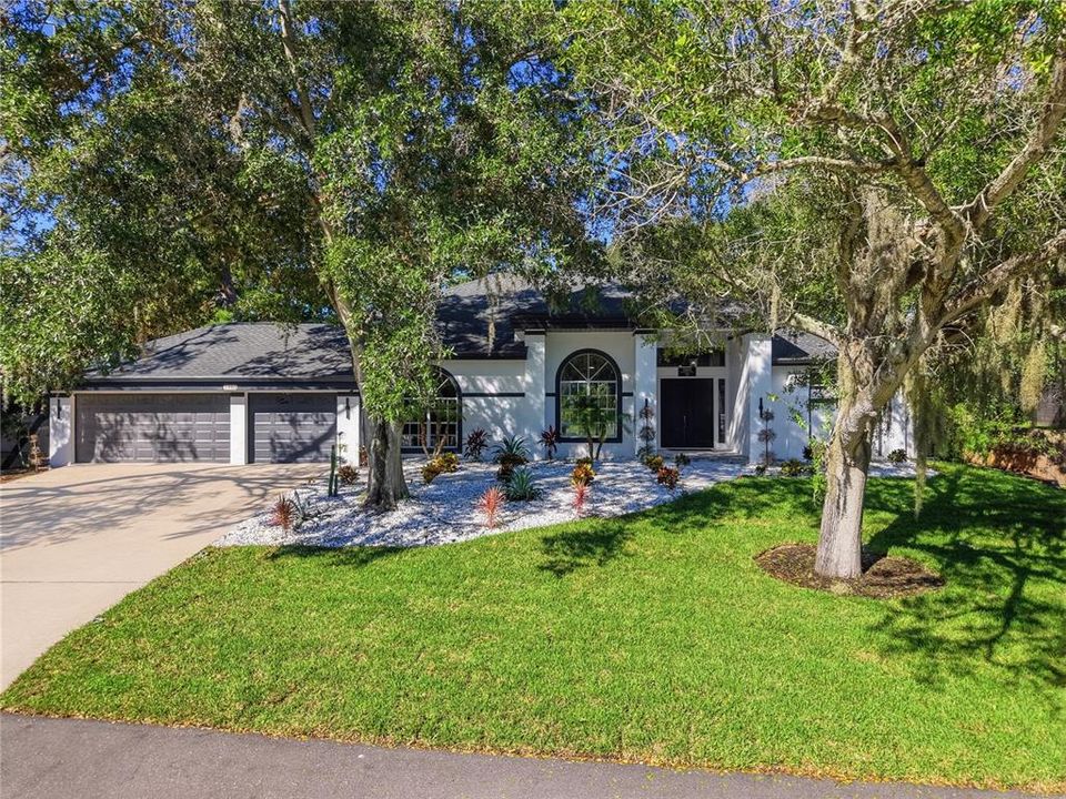 En Venta: $1,599,000 (6 camas, 4 baños, 3225 Pies cuadrados)