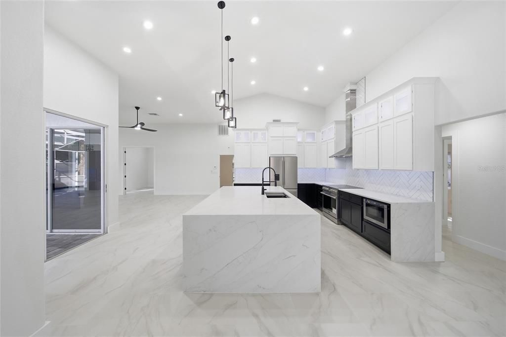 En Venta: $1,599,000 (6 camas, 4 baños, 3225 Pies cuadrados)