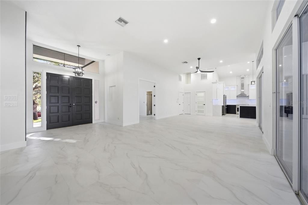 En Venta: $1,599,000 (6 camas, 4 baños, 3225 Pies cuadrados)