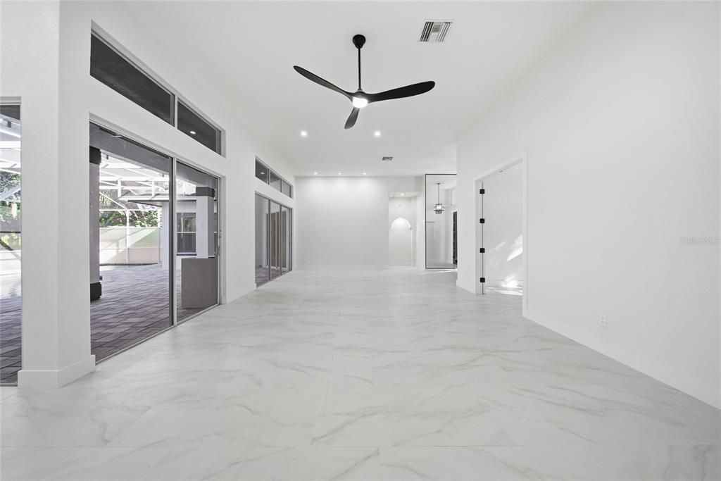 En Venta: $1,599,000 (6 camas, 4 baños, 3225 Pies cuadrados)