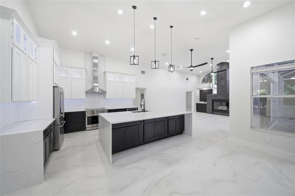 En Venta: $1,599,000 (6 camas, 4 baños, 3225 Pies cuadrados)