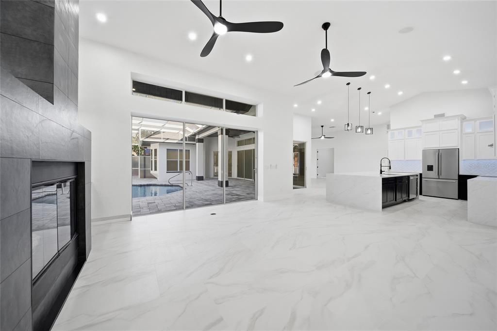 En Venta: $1,599,000 (6 camas, 4 baños, 3225 Pies cuadrados)