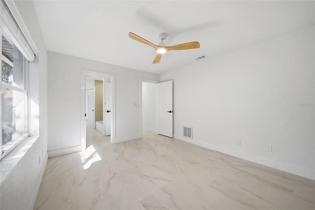 En Venta: $1,599,000 (6 camas, 4 baños, 3225 Pies cuadrados)