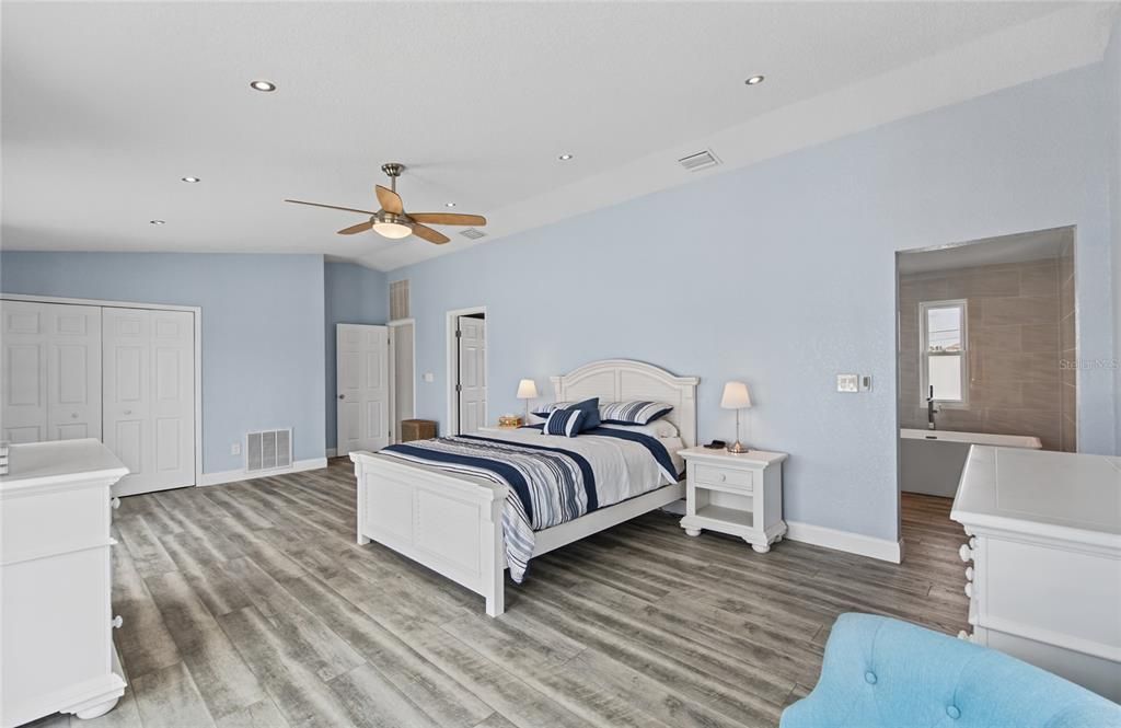 En Venta: $1,400,000 (3 camas, 2 baños, 2194 Pies cuadrados)