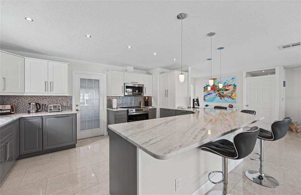 En Venta: $1,400,000 (3 camas, 2 baños, 2194 Pies cuadrados)