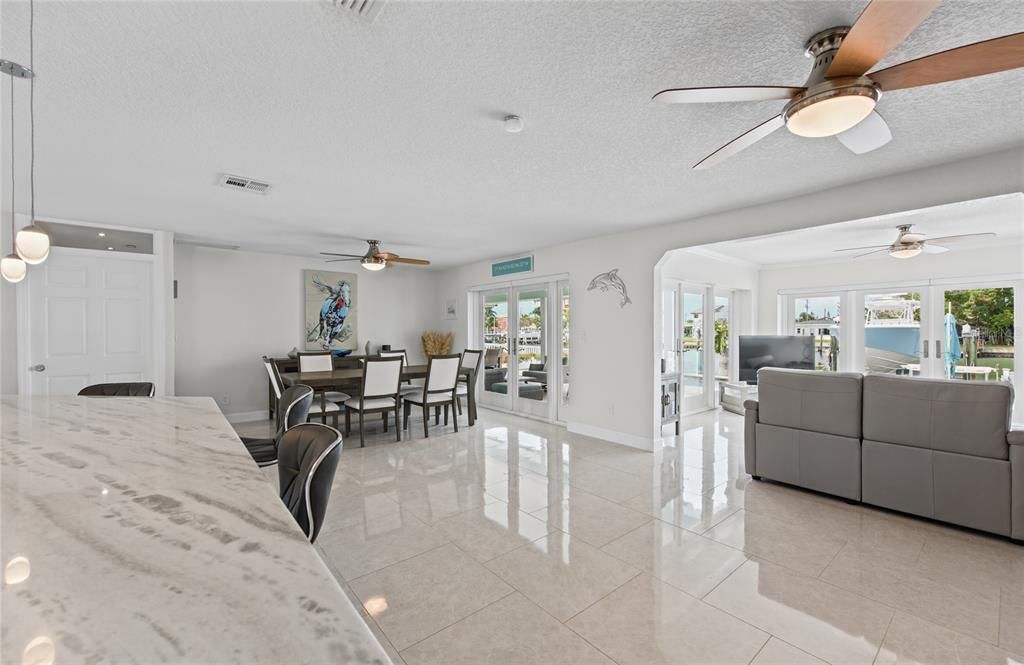 En Venta: $1,400,000 (3 camas, 2 baños, 2194 Pies cuadrados)