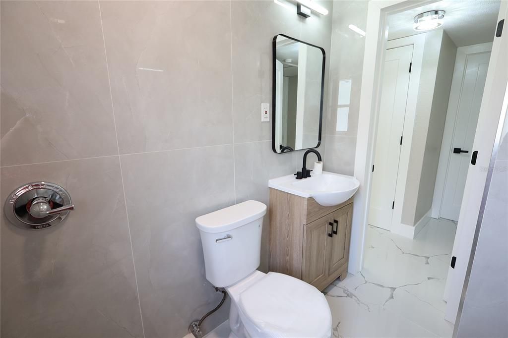En Venta: $295,900 (4 camas, 2 baños, 1335 Pies cuadrados)