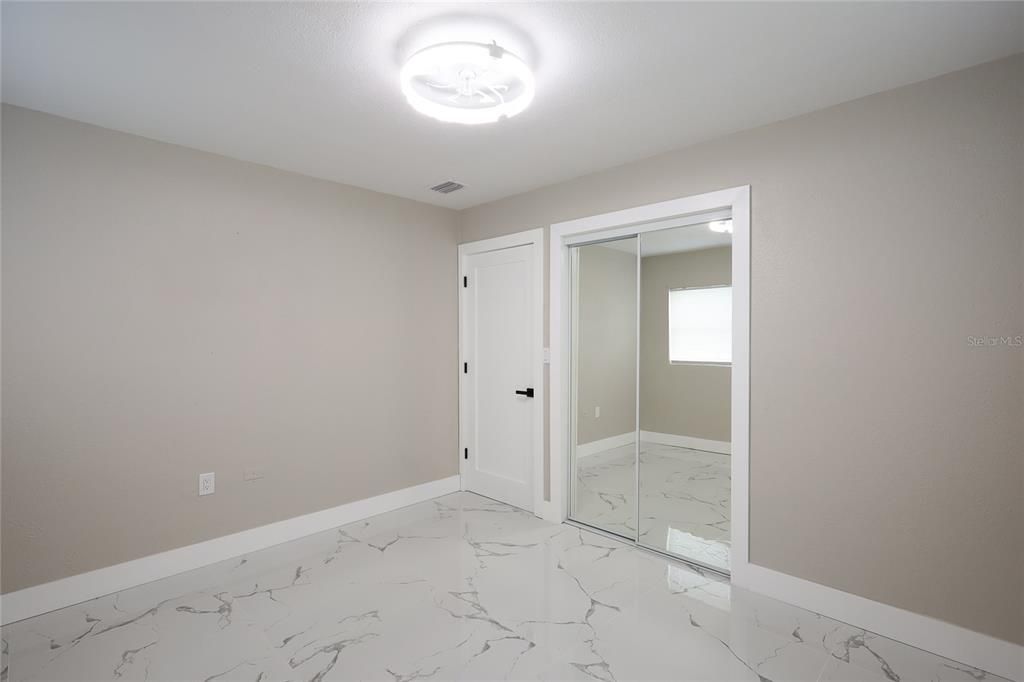 En Venta: $295,900 (4 camas, 2 baños, 1335 Pies cuadrados)