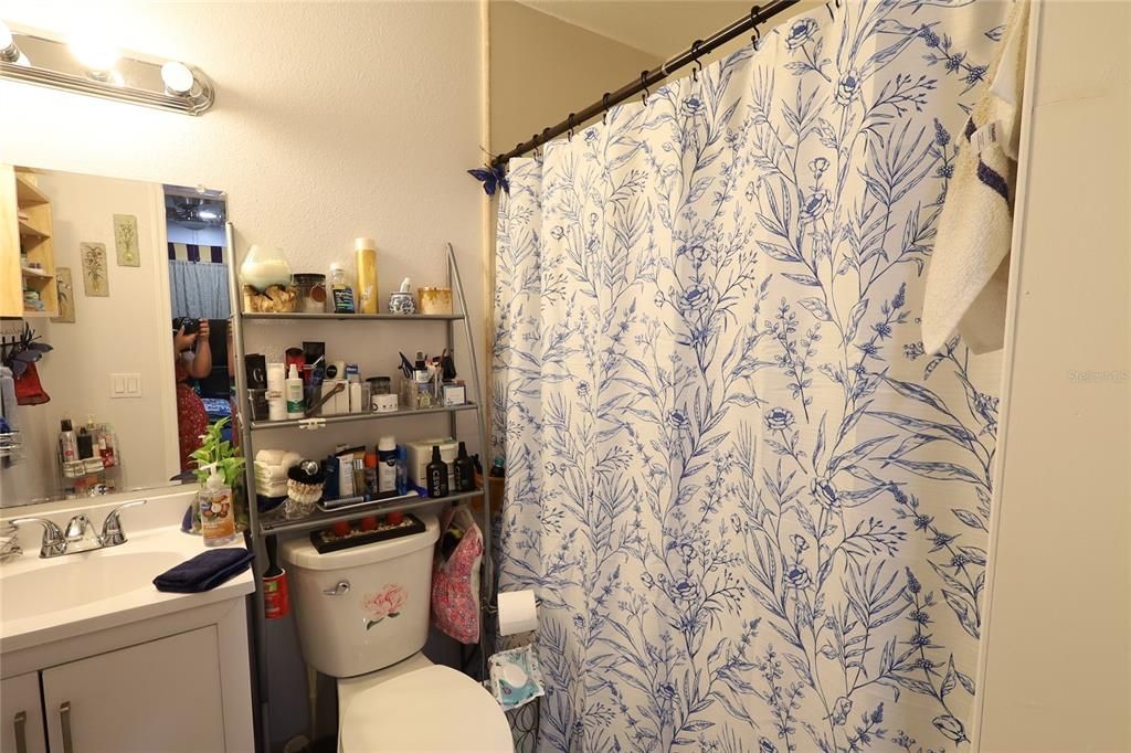 En Venta: $295,900 (4 camas, 2 baños, 1335 Pies cuadrados)