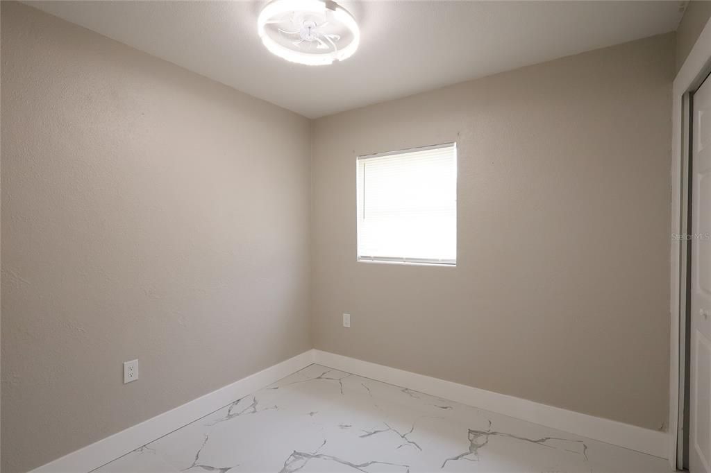 En Venta: $295,900 (4 camas, 2 baños, 1335 Pies cuadrados)