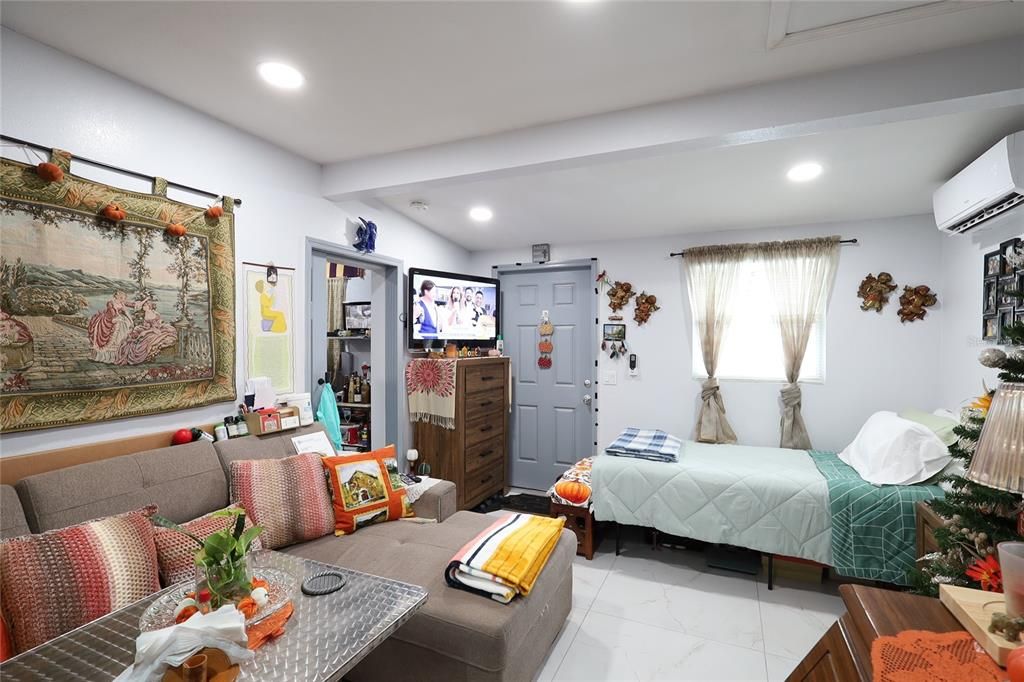 En Venta: $295,900 (4 camas, 2 baños, 1335 Pies cuadrados)