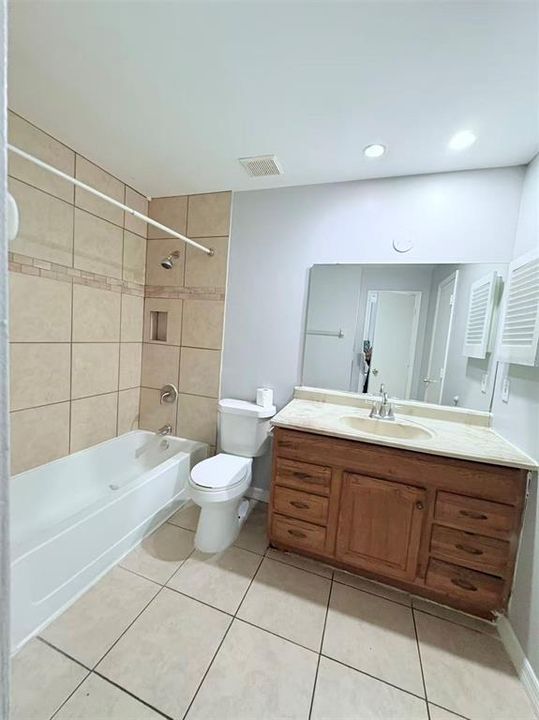 For Rent: $1,750 (3 beds, 2 baths, 1311 Square Feet)