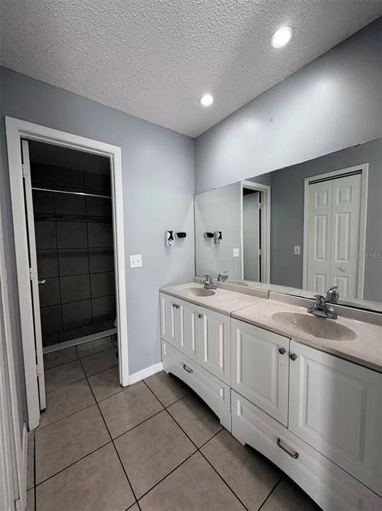 For Rent: $1,750 (3 beds, 2 baths, 1311 Square Feet)