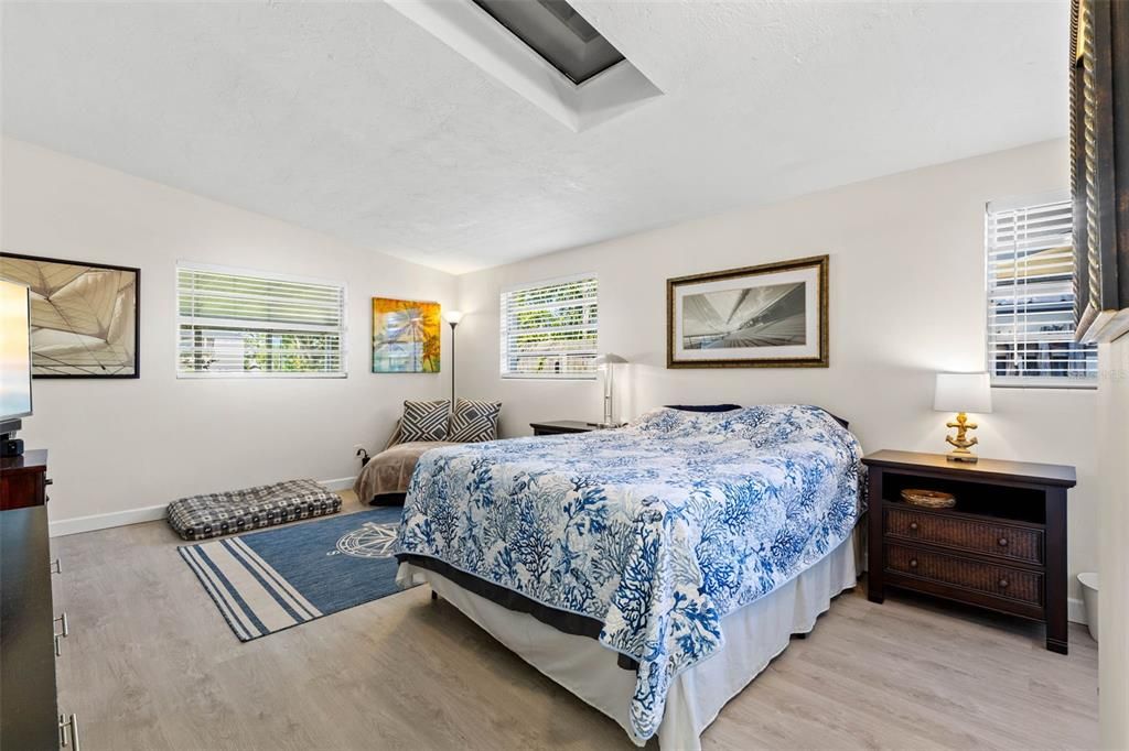 En Venta: $650,000 (3 camas, 2 baños, 1664 Pies cuadrados)