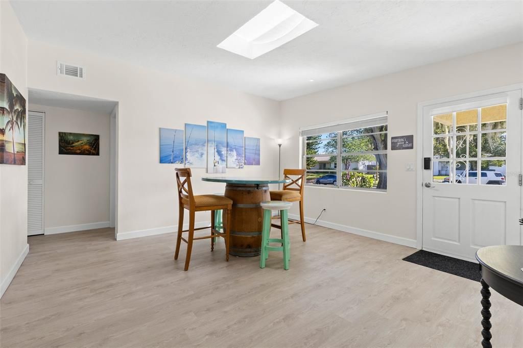 En Venta: $650,000 (3 camas, 2 baños, 1664 Pies cuadrados)