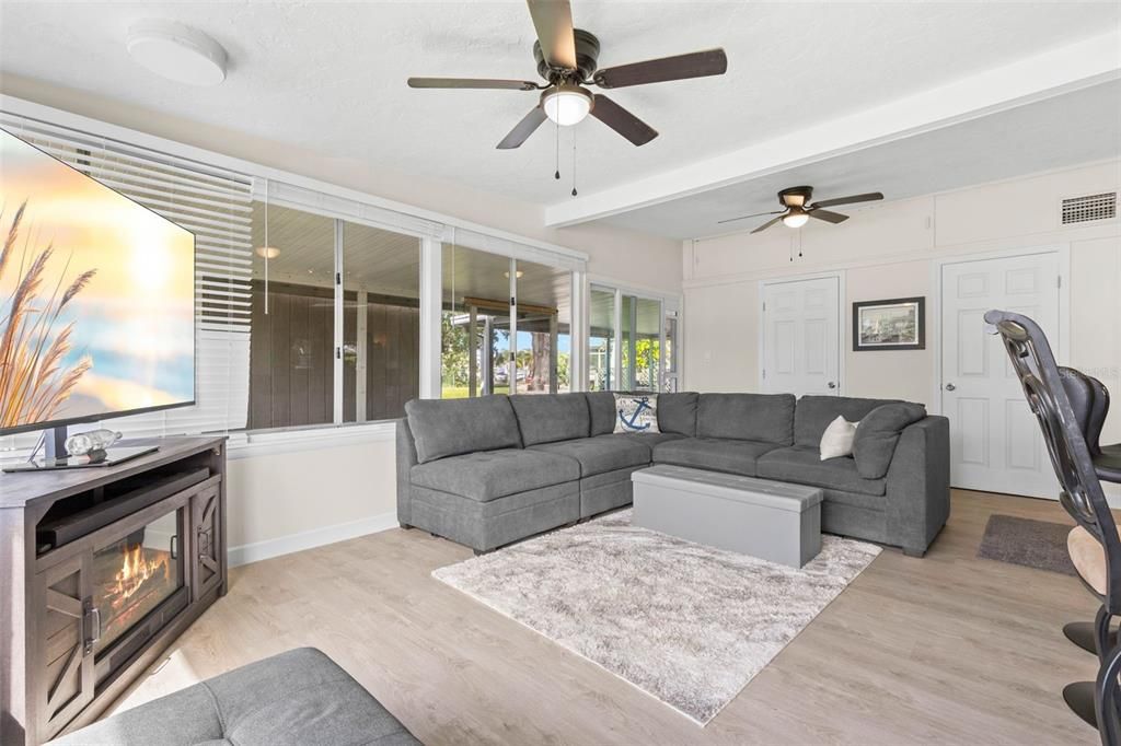 En Venta: $650,000 (3 camas, 2 baños, 1664 Pies cuadrados)