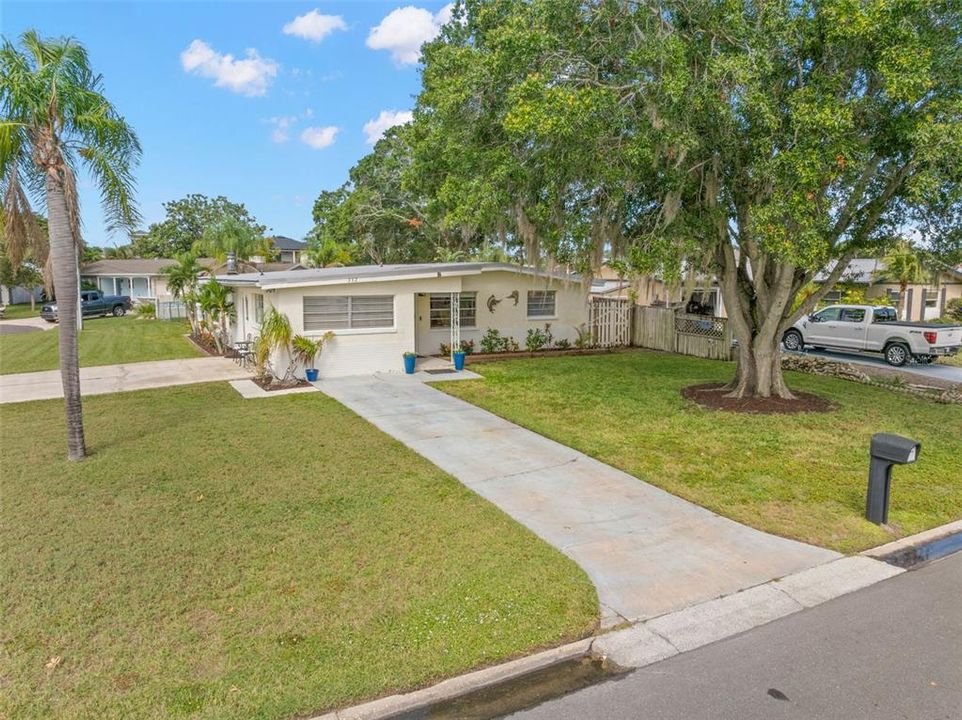 En Venta: $650,000 (3 camas, 2 baños, 1664 Pies cuadrados)
