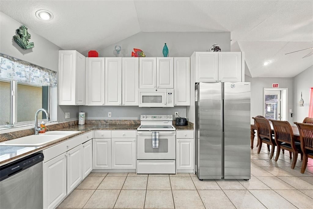 En Renta: $9,500 (4 camas, 2 baños, 3308 Pies cuadrados)