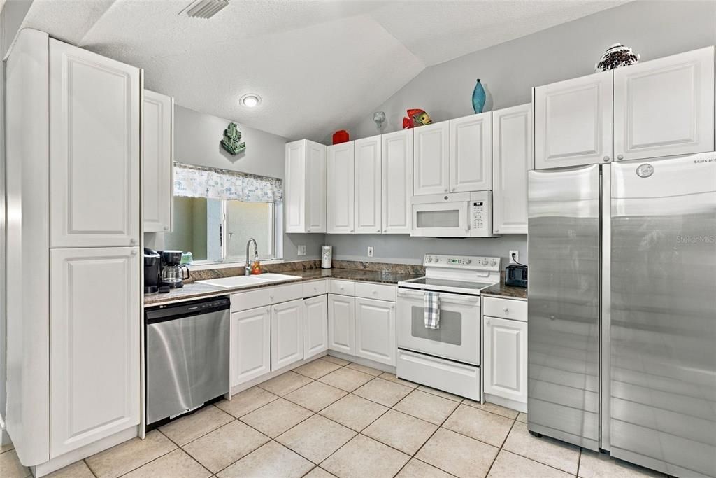 En Renta: $9,500 (4 camas, 2 baños, 3308 Pies cuadrados)