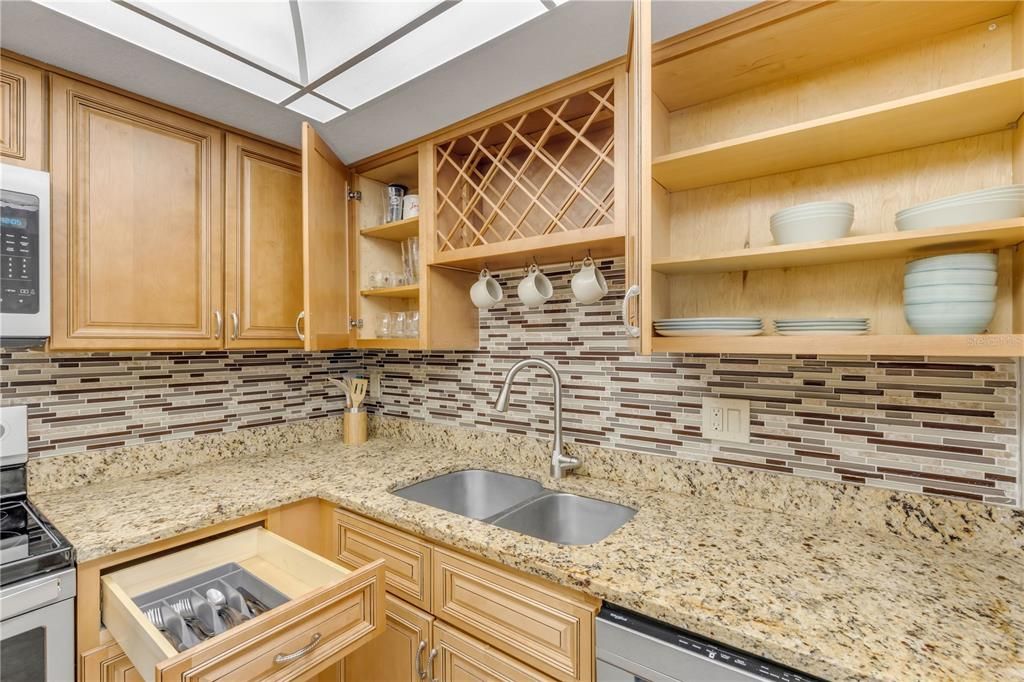 На продажу: $375,000 (1 спален, 1 ванн, 850 Квадратных фут)