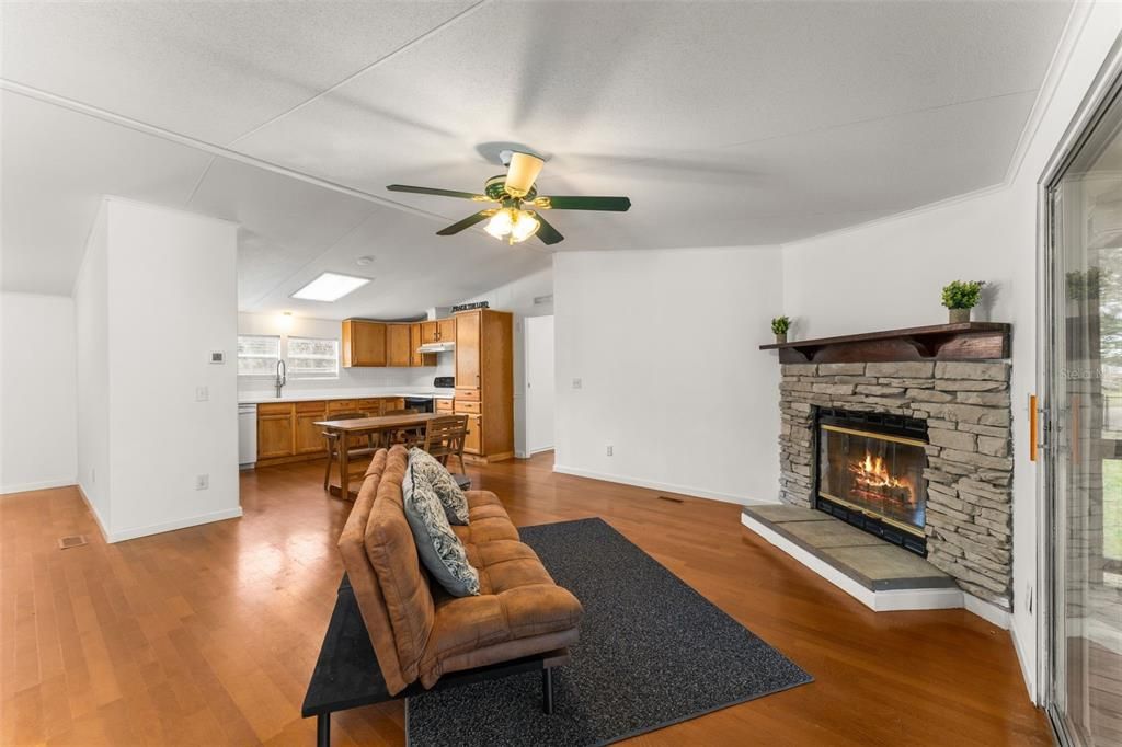 For Sale: $225,000 (4 beds, 2 baths, 1820 Square Feet)