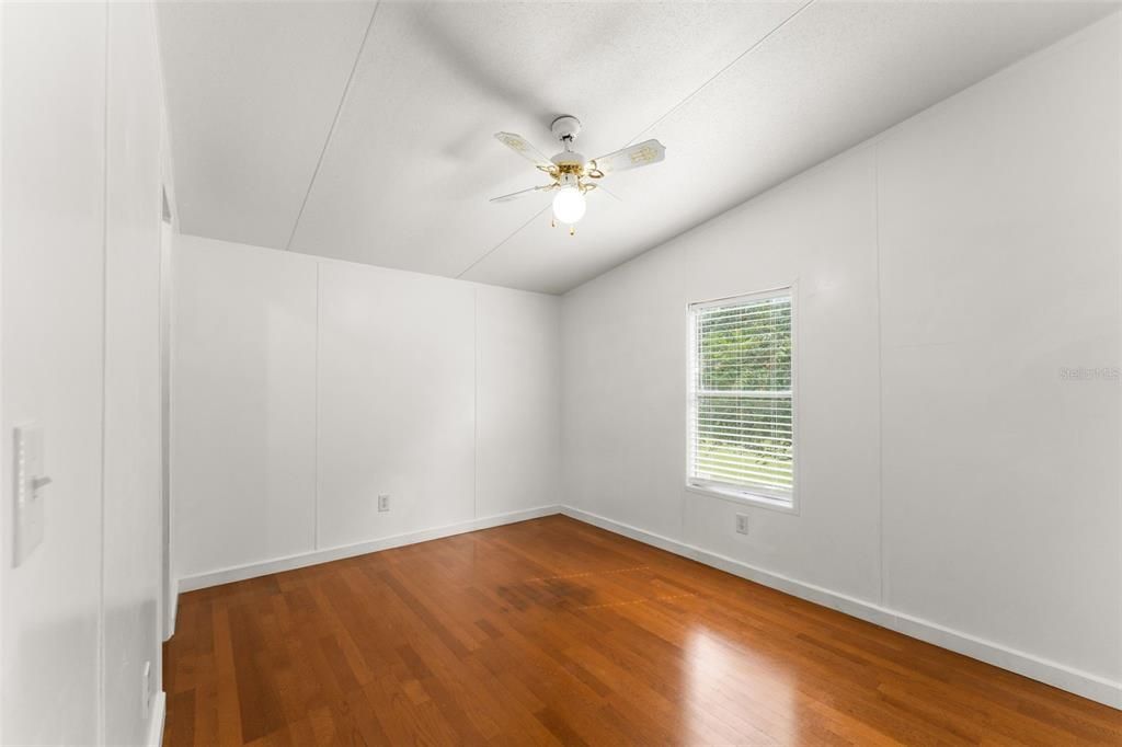 For Sale: $225,000 (4 beds, 2 baths, 1820 Square Feet)
