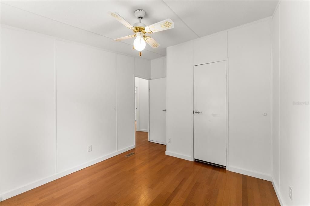 For Sale: $225,000 (4 beds, 2 baths, 1820 Square Feet)