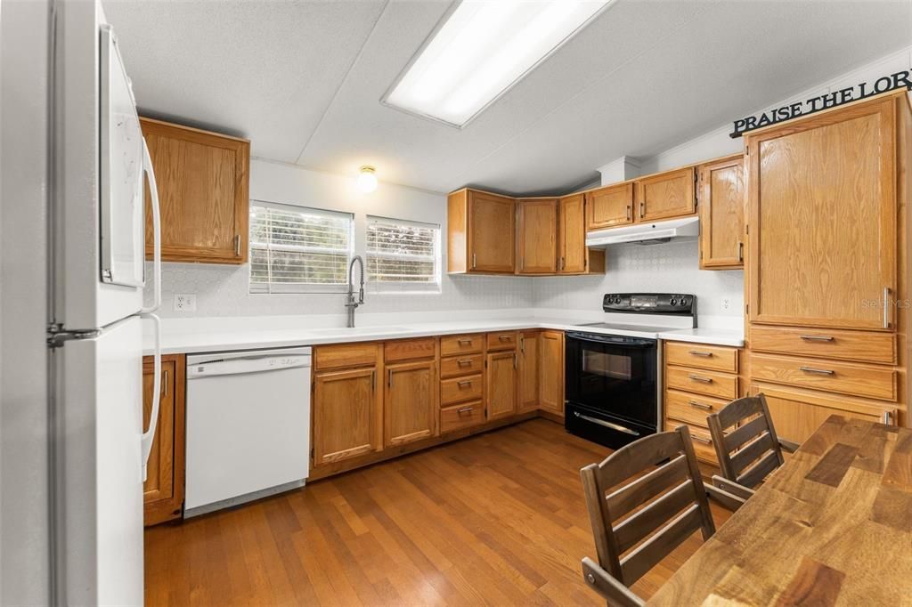 For Sale: $225,000 (4 beds, 2 baths, 1820 Square Feet)