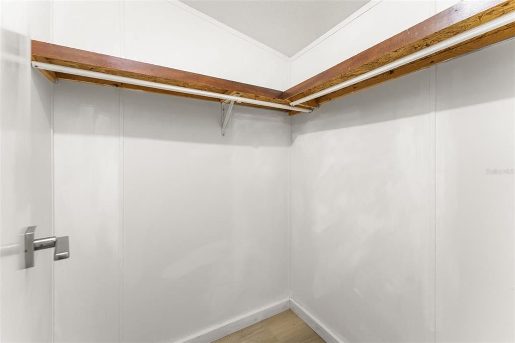 For Sale: $225,000 (4 beds, 2 baths, 1820 Square Feet)