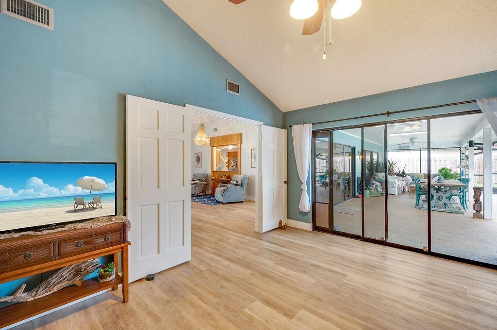 For Sale: $860,000 (5 beds, 3 baths, 3189 Square Feet)