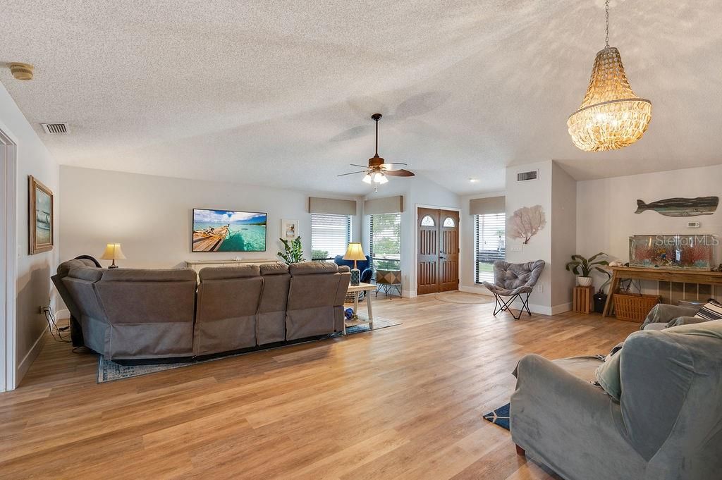 For Sale: $860,000 (5 beds, 3 baths, 3189 Square Feet)