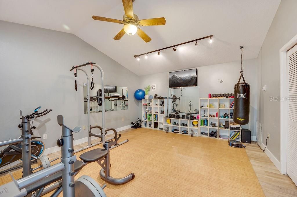 For Sale: $860,000 (5 beds, 3 baths, 3189 Square Feet)