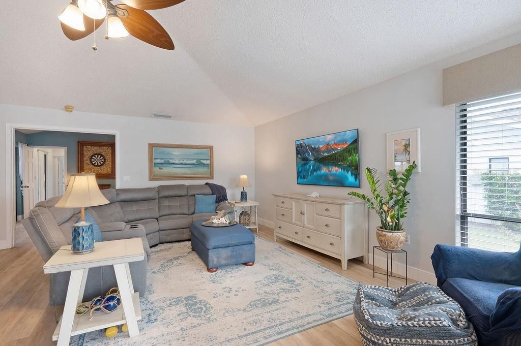 For Sale: $860,000 (5 beds, 3 baths, 3189 Square Feet)