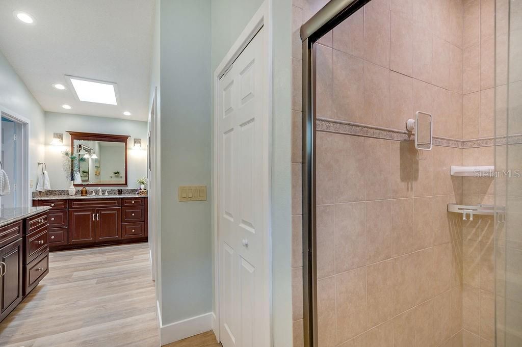 For Sale: $860,000 (5 beds, 3 baths, 3189 Square Feet)