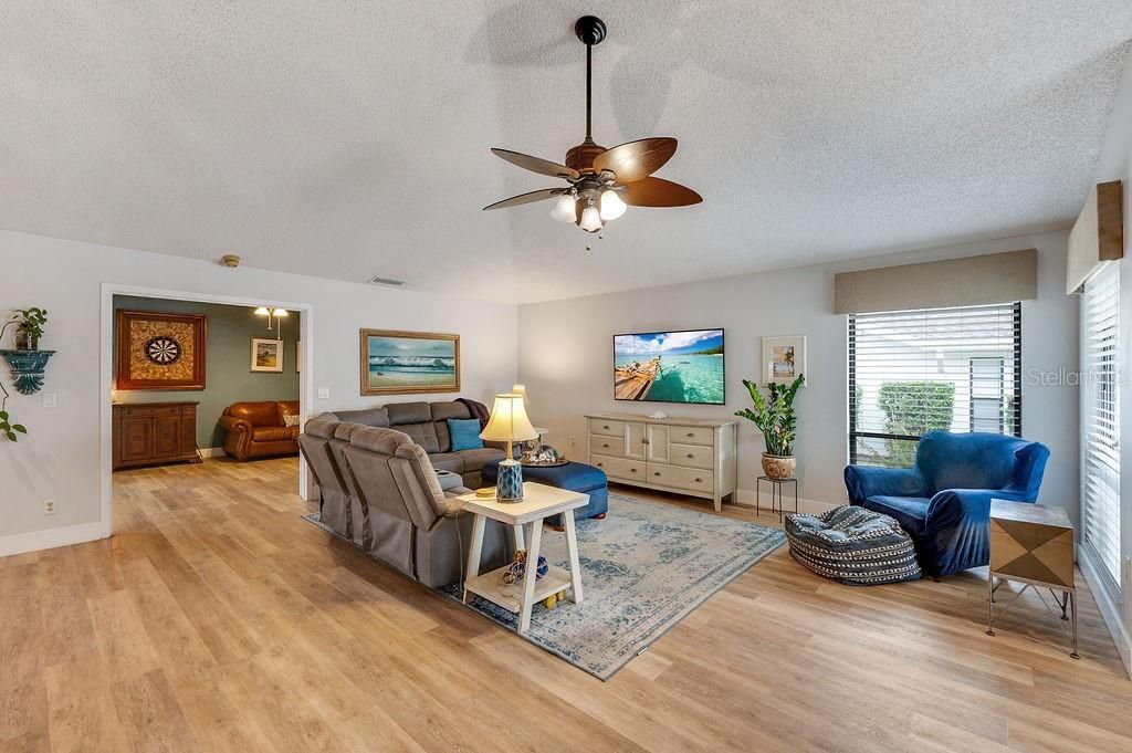 For Sale: $860,000 (5 beds, 3 baths, 3189 Square Feet)