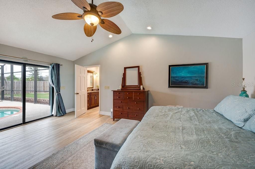 For Sale: $860,000 (5 beds, 3 baths, 3189 Square Feet)