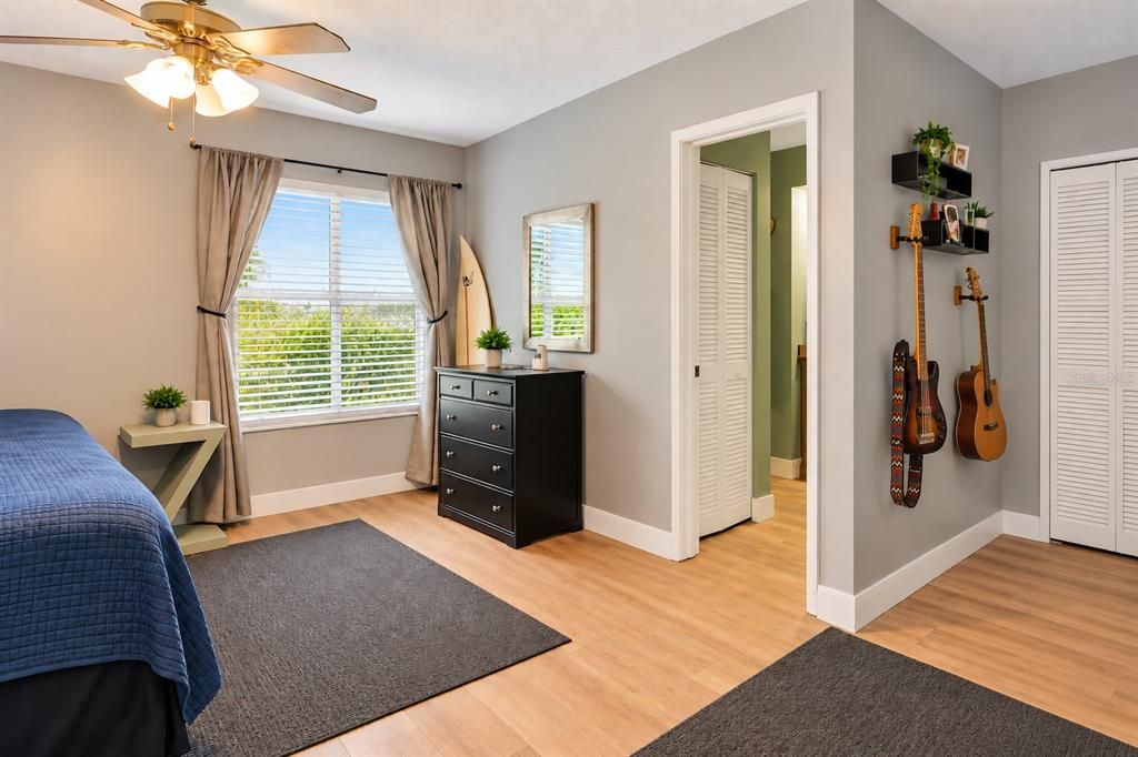 For Sale: $860,000 (5 beds, 3 baths, 3189 Square Feet)