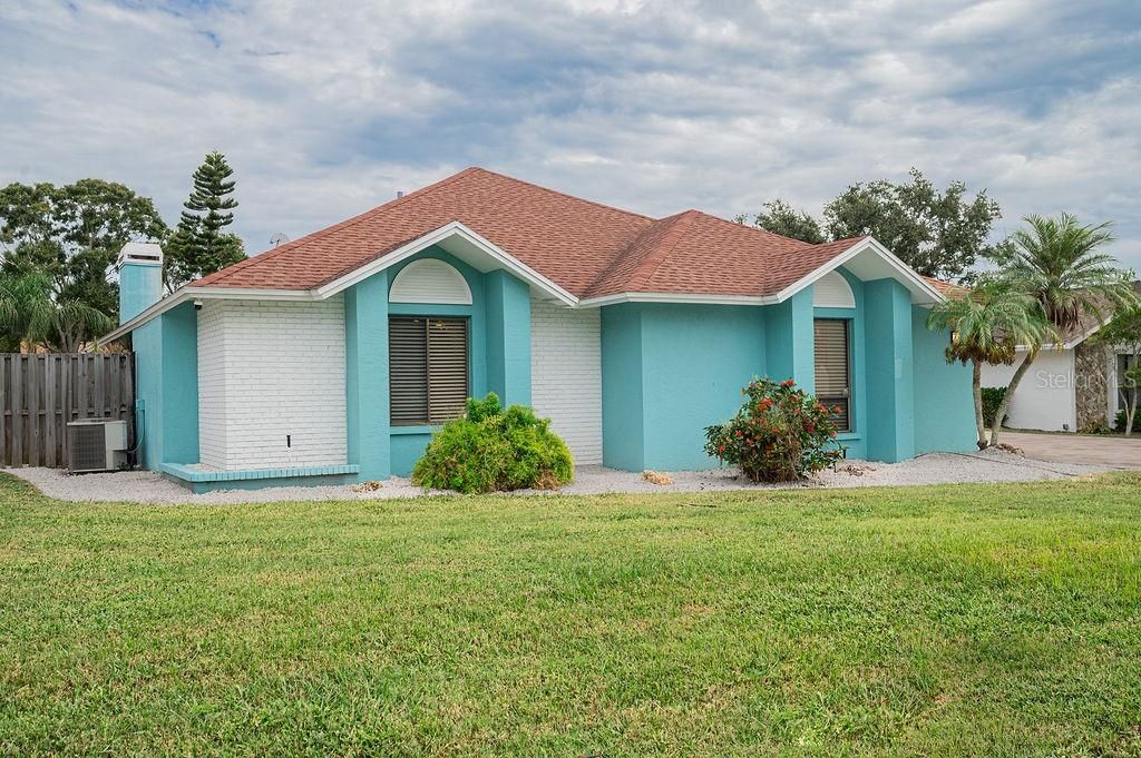 For Sale: $860,000 (5 beds, 3 baths, 3189 Square Feet)