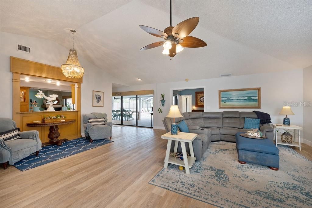 For Sale: $860,000 (5 beds, 3 baths, 3189 Square Feet)