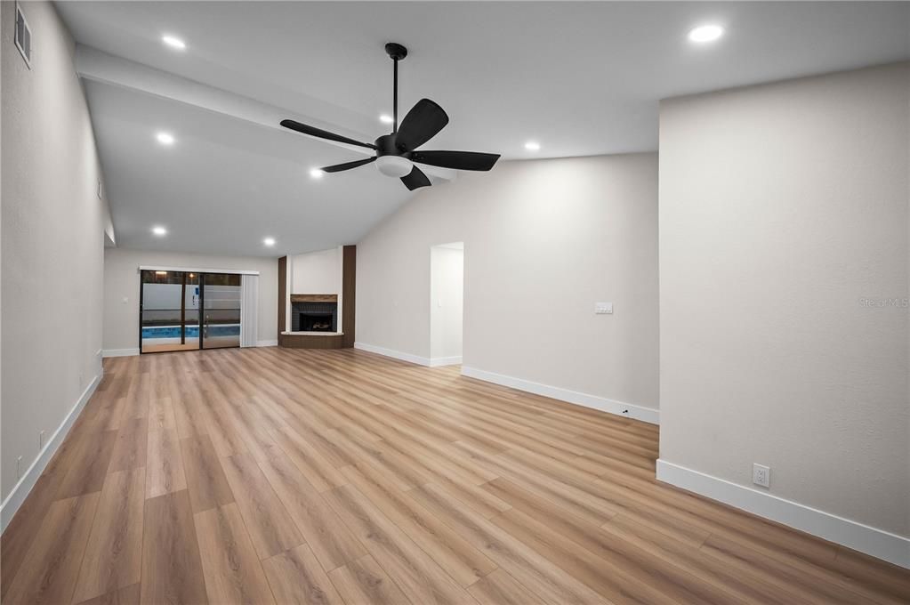 En Venta: $574,900 (4 camas, 2 baños, 1917 Pies cuadrados)