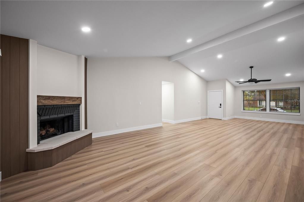 En Venta: $574,900 (4 camas, 2 baños, 1917 Pies cuadrados)